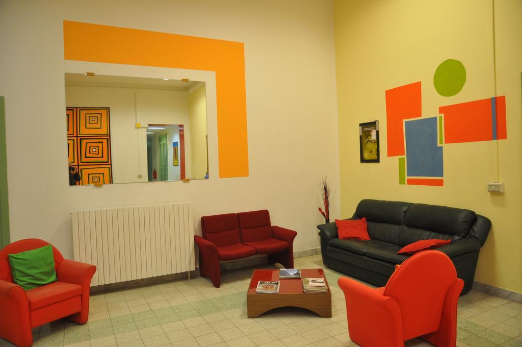 Litus Roma Hostel Lido di Ostia Exteriör bild The waiting room of a dental practice