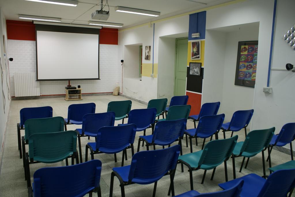 Litus Roma Hostel Lido di Ostia Exteriör bild The lecture room