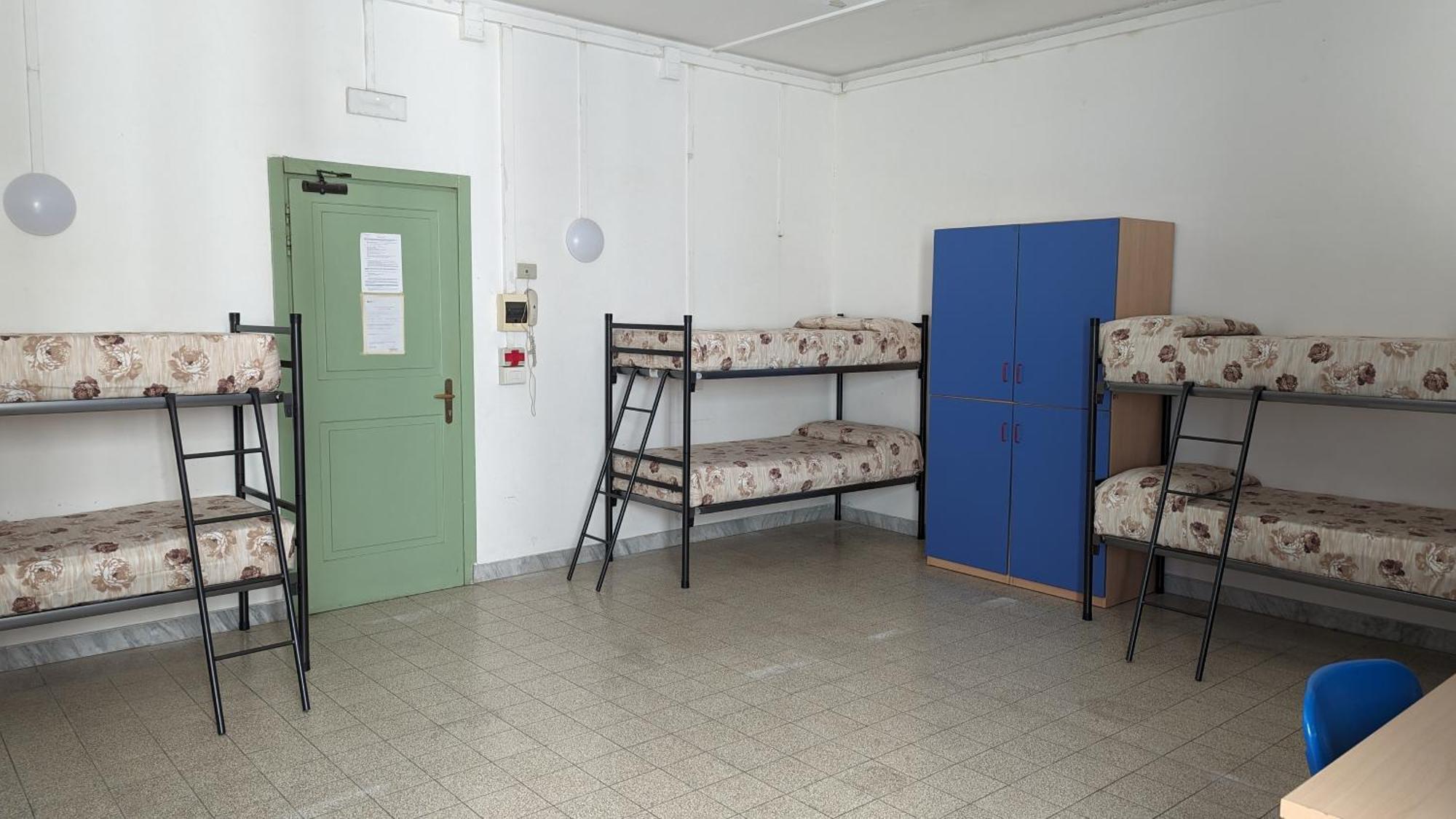 Litus Roma Hostel Lido di Ostia Exteriör bild Hostel room
