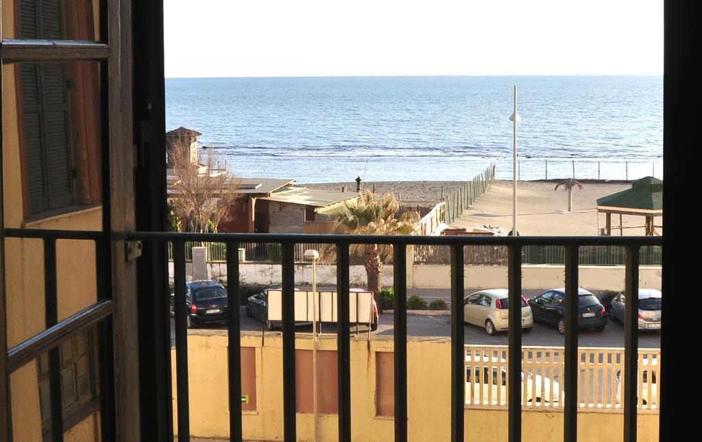 Litus Roma Hostel Lido di Ostia Exteriör bild View of the sea from a balcony in the city