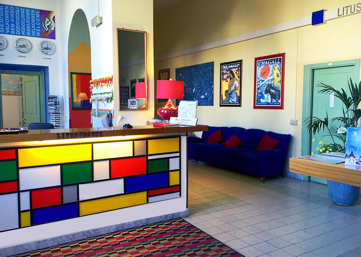 Litus Roma Hostel Lido di Ostia Exteriör bild The lobby of the hotel