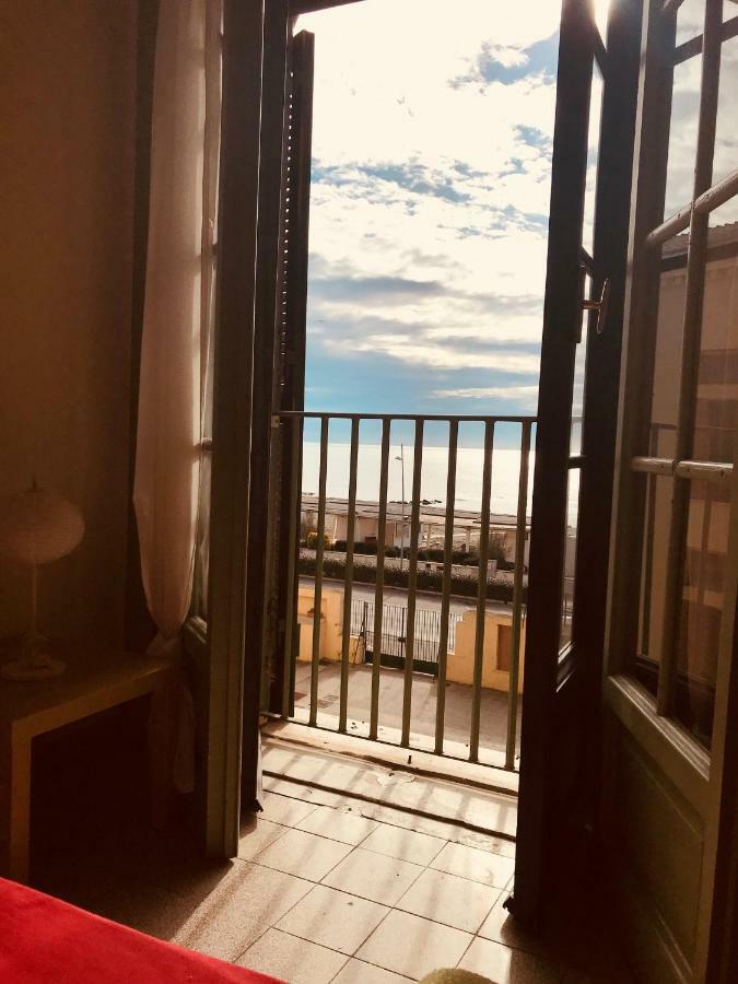 Litus Roma Hostel Lido di Ostia Exteriör bild View from the window of the lighthouse